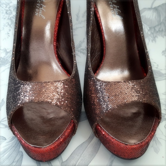 HIGHEST HEEL Bronze & Red Sequined Open To… - Picture 4 of 8
